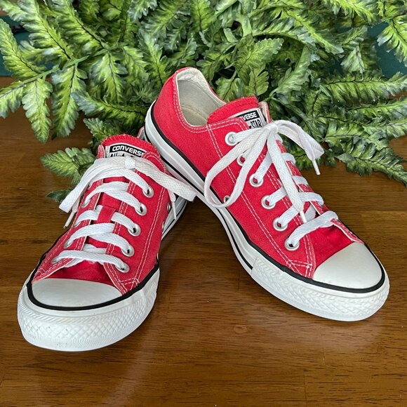 Converse Chuck Taylor All Star Red Low-Top Canvas Sneakers Mens 5 / Womens 7 - Picture 1 of 13